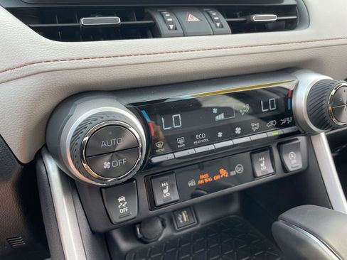 Certified 2025 Toyota RAV4 XLE Premium image 25