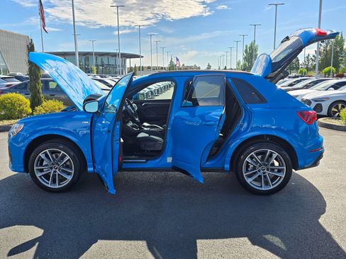 Used 2023 Audi Q3 2.0T Premium Plus w/ Premium Plus Package AWD/4WD image 11