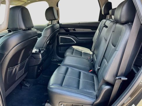 Used 2022 Kia Telluride EX FWD image 26