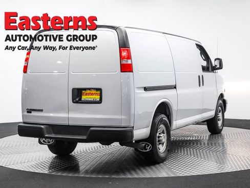Used 2021 Chevrolet Express 2500 w/ Driver Convenience Package RWD image 5