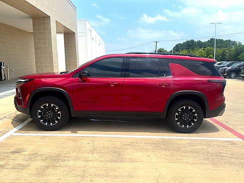 Used 2024 Chevrolet Traverse Z71 AWD/4WD image 4