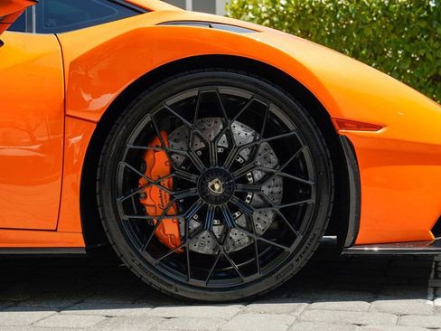 Used 2022 Lamborghini Huracan STO image 29