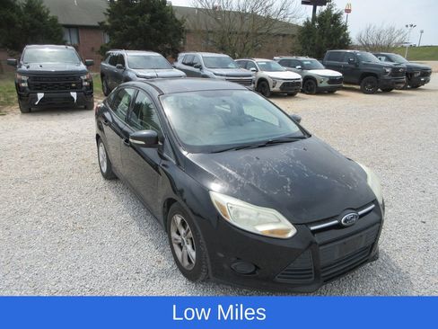 Used 2014 Ford Focus SE image 2