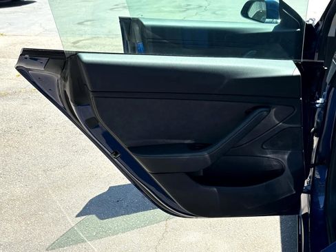 Used 2019 Tesla Model 3 Long Range image 19