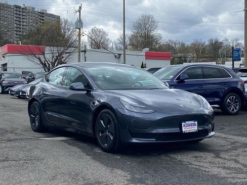 Used 2023 Tesla Model 3 Standard Range image 1
