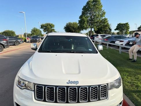 Used 2017 Jeep Grand Cherokee Limited AWD/4WD image 13
