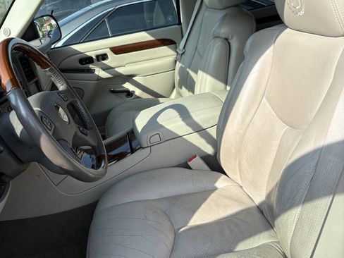 Used 2004 Cadillac Escalade AWD image 9