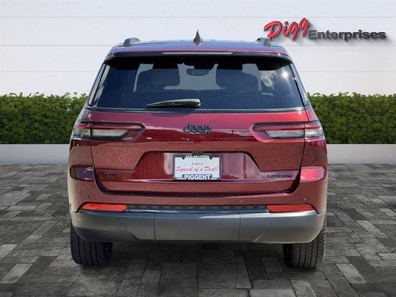 Used 2024 Jeep Grand Cherokee L Limited w/ Black Appearance Package AWD/4WD image 10