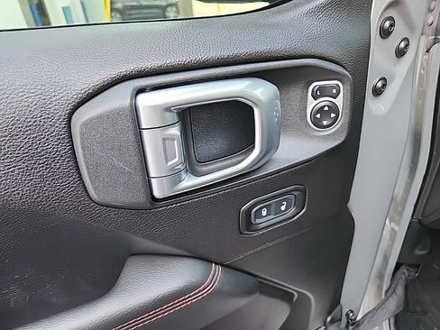 Used 2019 Jeep Wrangler Unlimited Rubicon w/ Dual Top Group AWD/4WD image 24