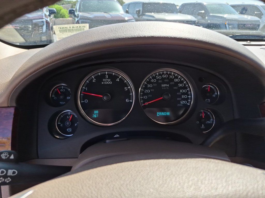 Used 2013 Chevrolet Tahoe LTZ RWD image 25