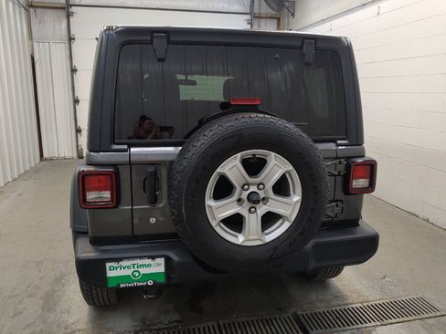 Used 2018 Jeep Wrangler Unlimited Sport S AWD/4WD image 6