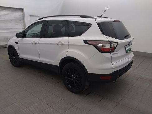 Used 2017 Ford Escape SE w/ Equipment Group 201A FWD image 3