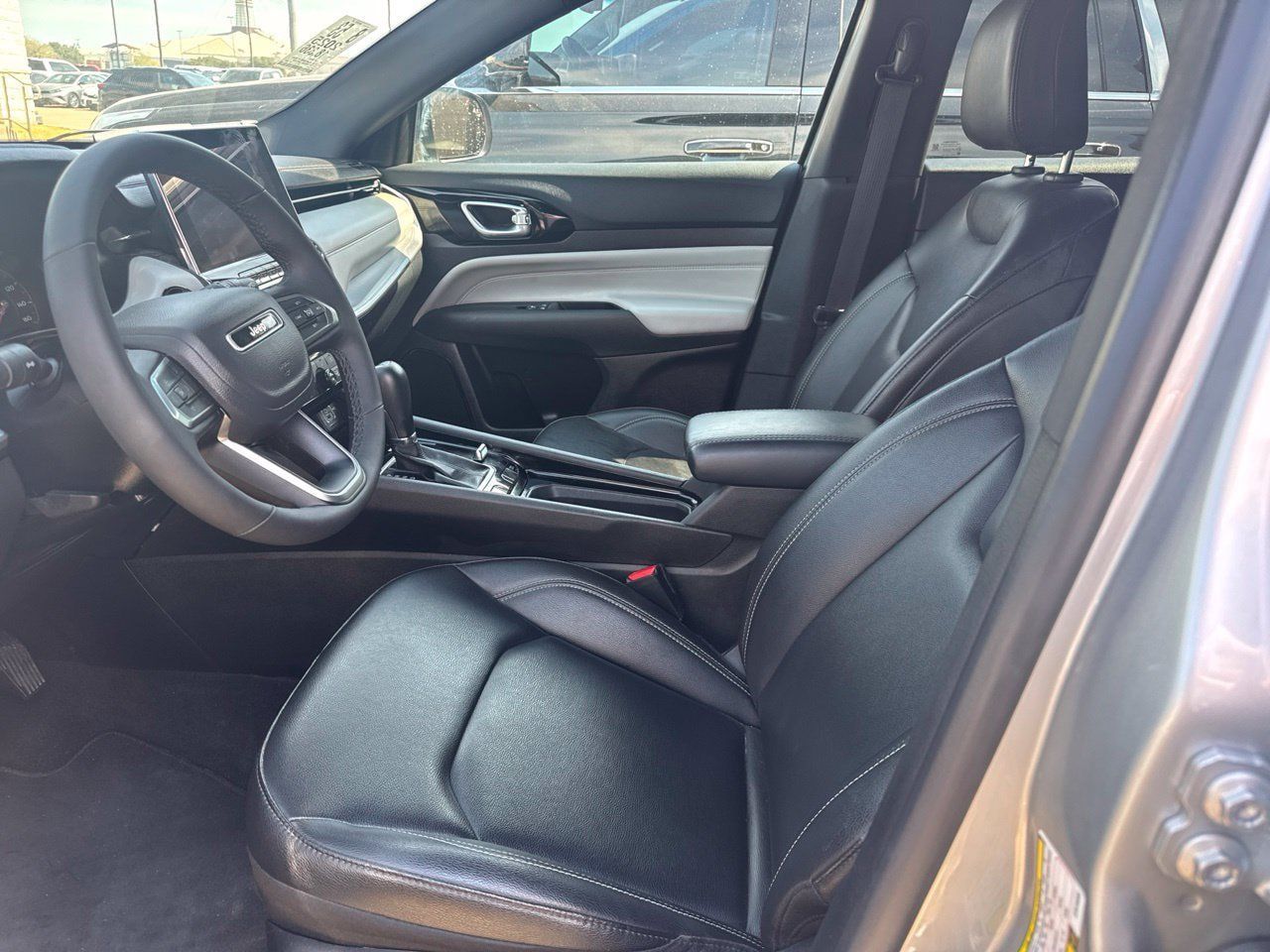 Used 2025 Jeep Compass Limited AWD/4WD image 7