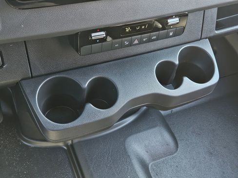 New 2024 Mercedes-Benz eSprinter 170 Cargo image 31