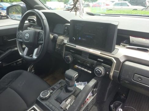 Used 2024 Toyota Tacoma SR5 AWD/4WD image 11
