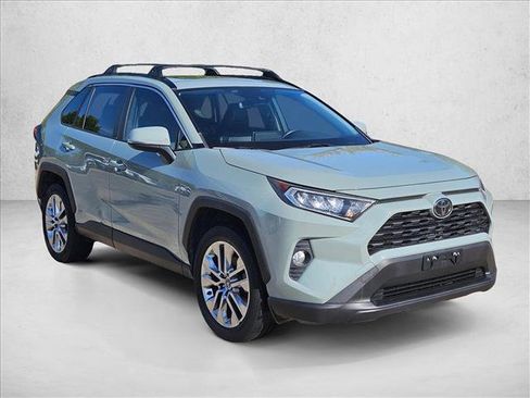Used 2019 Toyota RAV4 XLE Premium w/ Phone Cable & Charge Package image 3