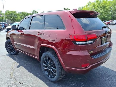Used 2022 Jeep Grand Cherokee Laredo X AWD/4WD image 17