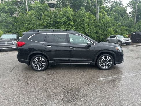 Used 2023 Subaru Ascent Touring AWD/4WD image 4