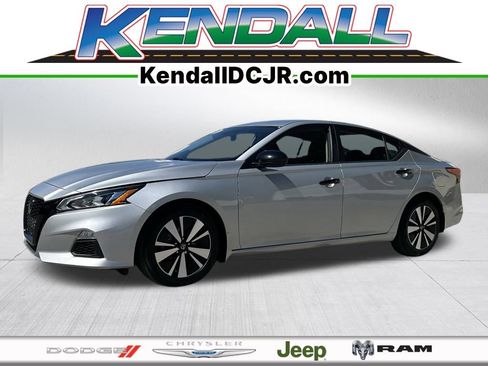 Used 2022 Nissan Altima 2.5 SV image 1