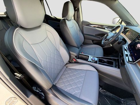 New 2026 Volkswagen Tiguan SEL R-Line AWD/4WD image 14