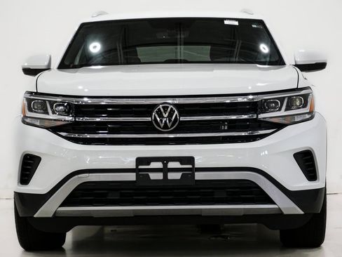 Used 2021 Volkswagen Atlas Cross Sport SE image 2