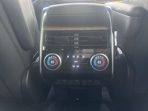 Used 2023 Land Rover Range Rover SE image 16