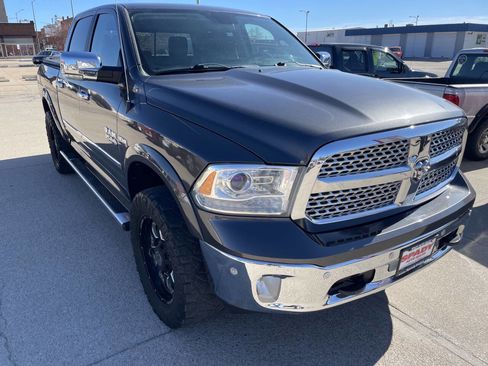 Used 2014 RAM 1500 Laramie w/ Convenience Group image 4