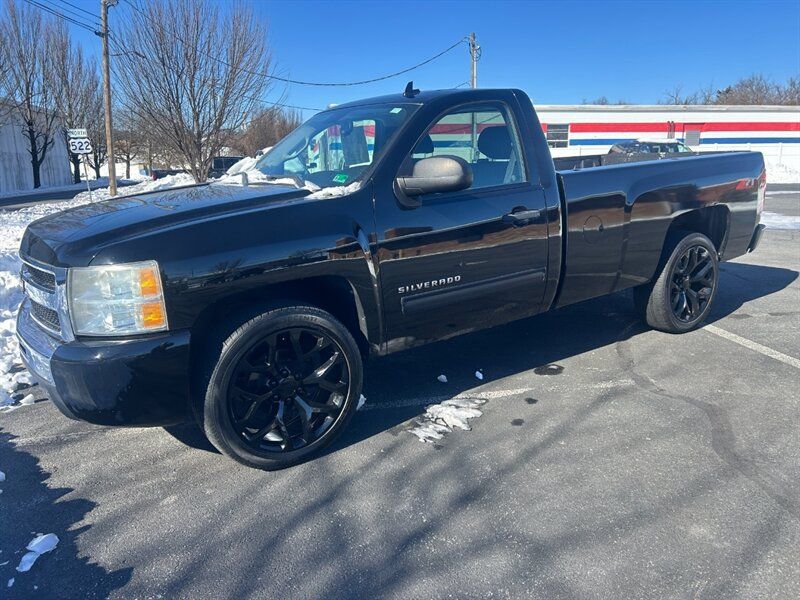 Used 2011 Chevrolet Silverado 1500 LT RWD image 3