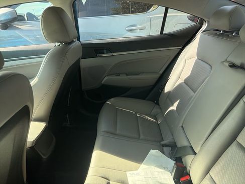 Used 2018 Hyundai Elantra Limited image 10
