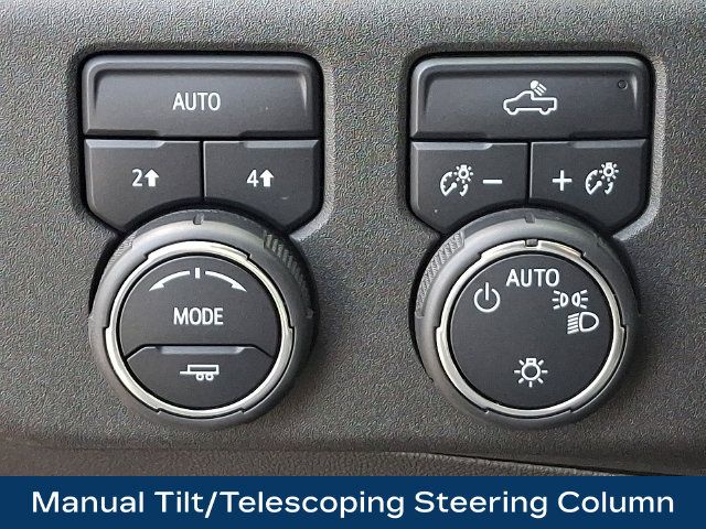 Used 2022 Chevrolet Silverado 1500 LT AWD/4WD image 9