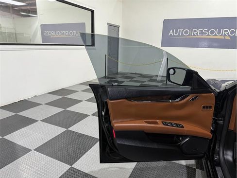 Used 2016 Maserati Quattroporte S image 13