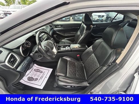 Used 2019 Nissan Maxima Platinum w/ Sport Mat Group FWD image 14