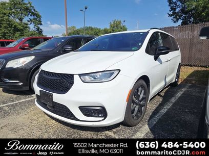 Used 2025 Chrysler Pacifica Limited