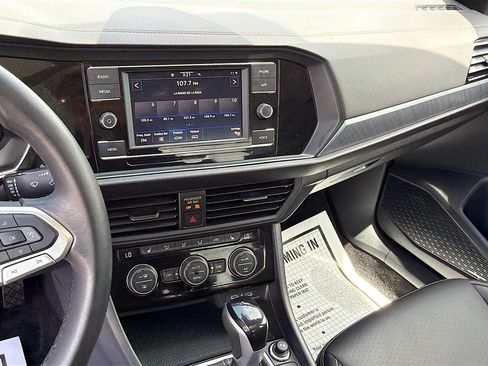 Used 2023 Volkswagen Jetta SE FWD image 26