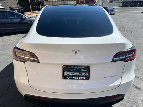 Used 2022 Tesla Model Y Long Range AWD/4WD image 20
