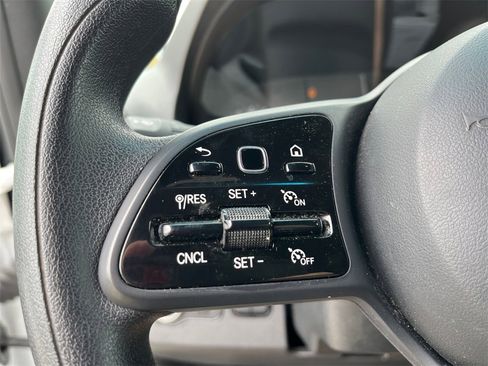 Used 2022 Mercedes-Benz Sprinter 2500 image 17