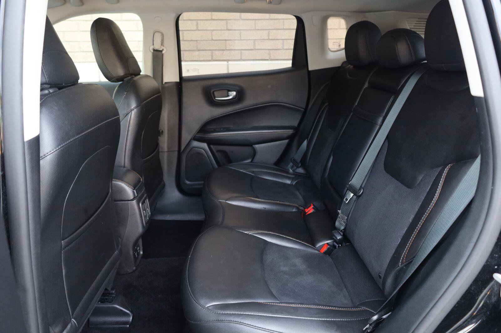 Used 2019 Jeep Compass Latitude FWD image 20