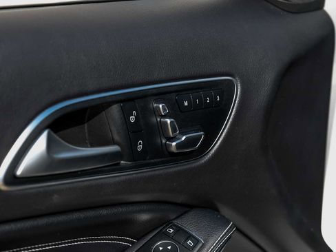 Used 2018 Mercedes-Benz GLA 250 image 42