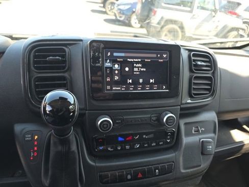 Used 2025 RAM ProMaster 2500 w/ Convenience Group FWD image 10