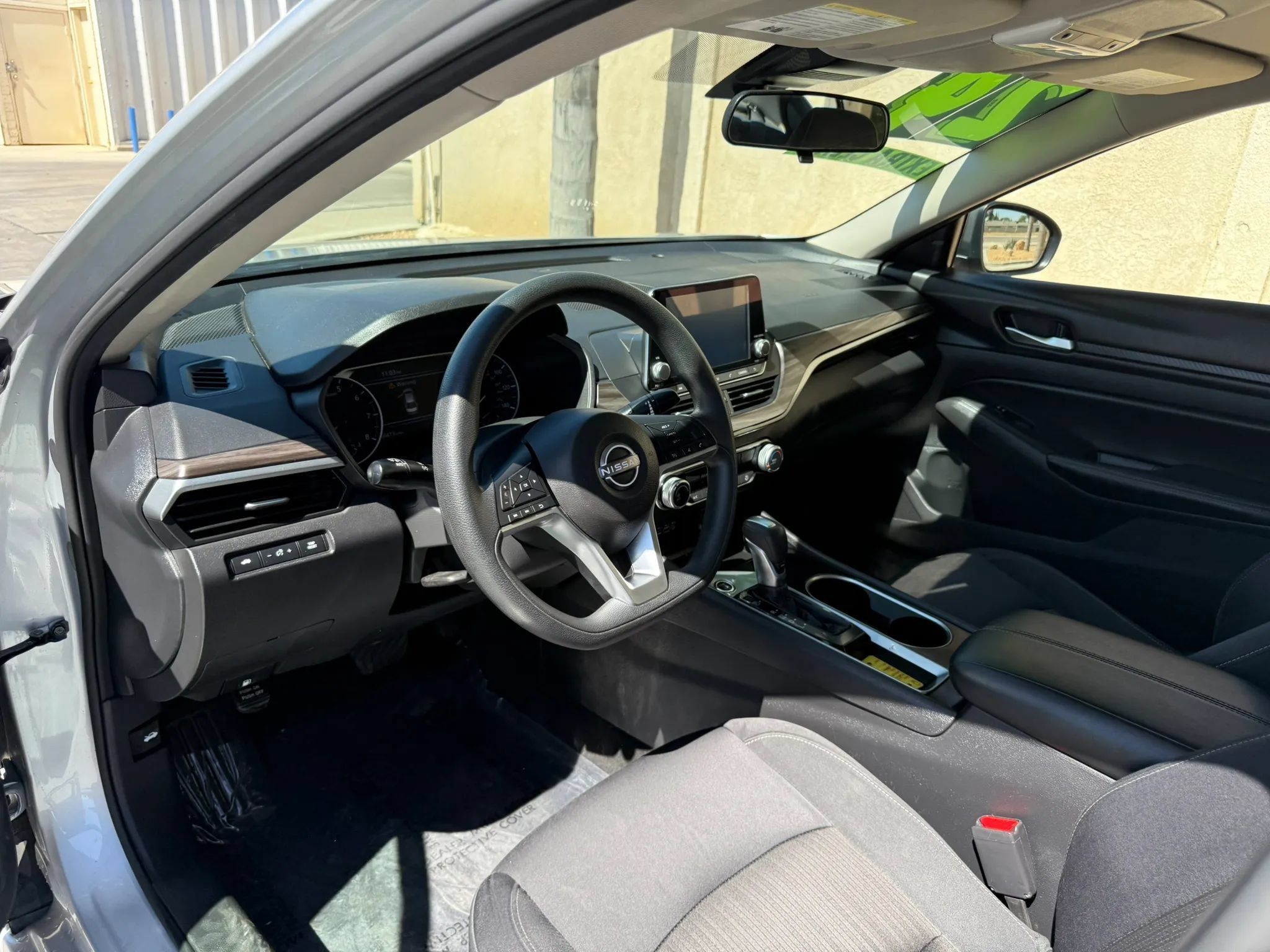 Used 2024 Nissan Altima 2.5 SV FWD image 17