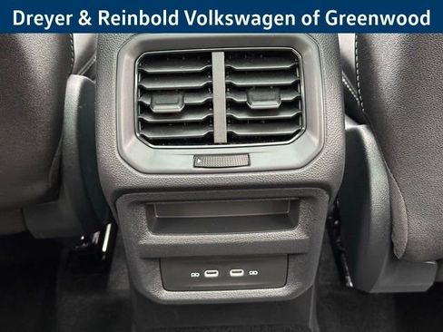 New 2026 Volkswagen Taos SEL image 28