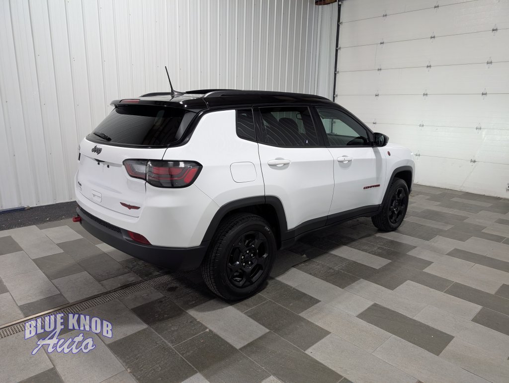 Used 2023 Jeep Compass Trailhawk w/ Trailhawk Elite Group AWD/4WD image 4