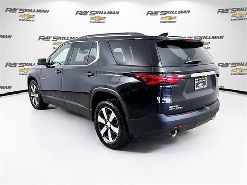 Used 2023 Chevrolet Traverse LT w/ LT Premium Package image 5