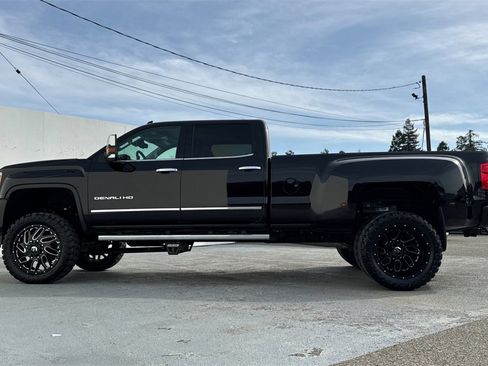 Used 2015 GMC Sierra 3500 Denali w/ Duramax Plus Package image 6