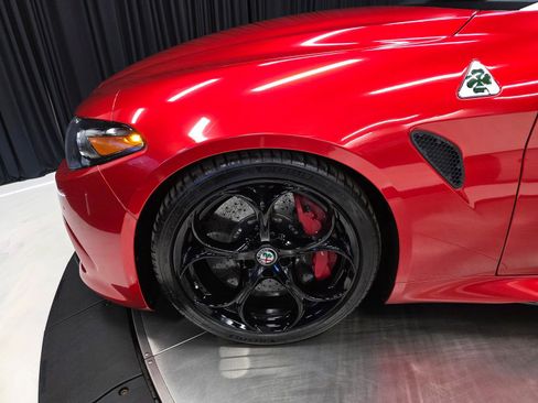 Used 2017 Alfa Romeo Giulia Quadrifoglio image 5