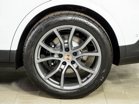 New 2026 Porsche Cayenne AWD/4WD image 39
