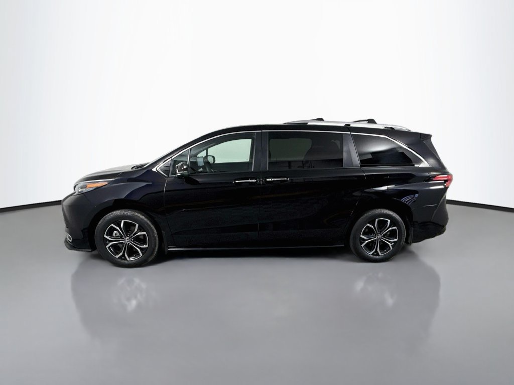 Used 2026 Toyota Sienna Platinum AWD/4WD image 8