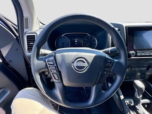 Used 2022 Nissan Frontier SV w/ Technology Package AWD/4WD image 11