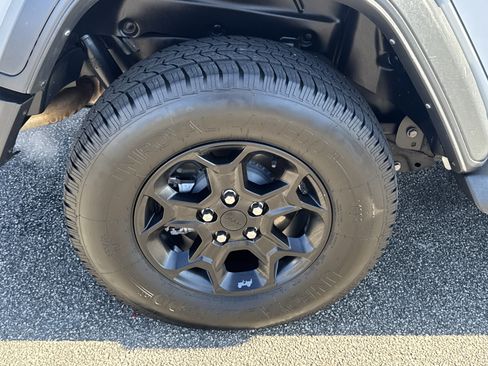 Used 2023 Jeep Wrangler Unlimited image 17