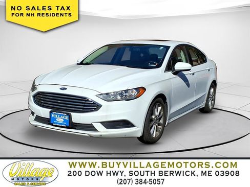 Used 2017 Ford Fusion SE image 2